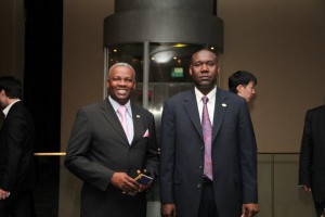 297083_260147657360293_961185959_n